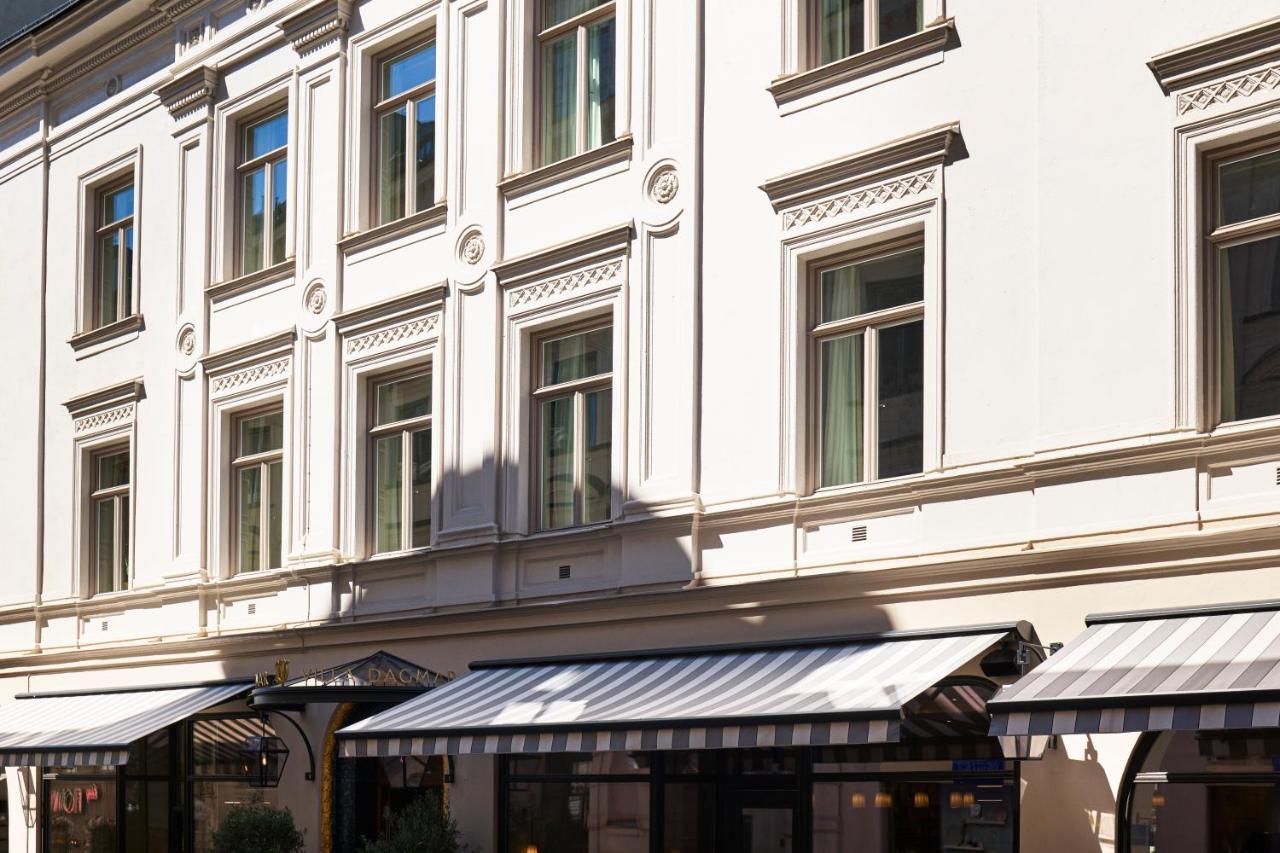 Villa Dagmar Stockholm Exterior foto The facade of the hotel